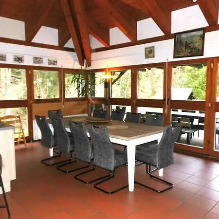 Prázdninový dům Holiday Home With 6 Bedrooms *